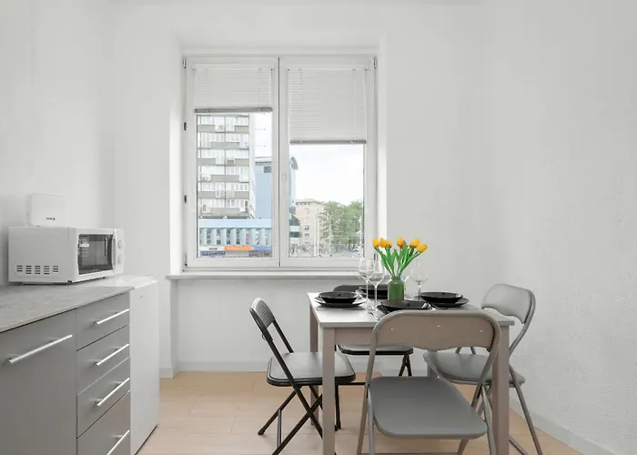Przytulny Apartament Legionow Z Parkingiem By Noclegi Renters