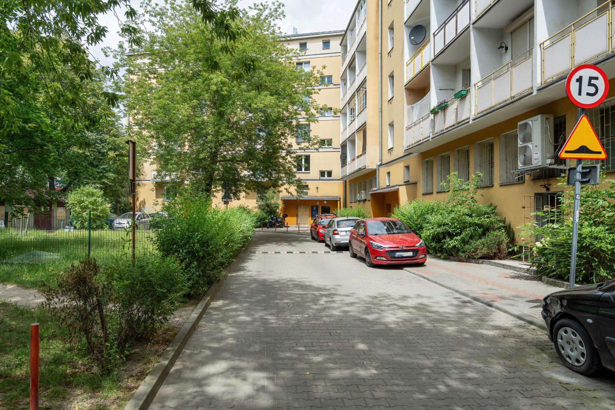 Przytulny Legionow Z Parkingiem By Renters *
